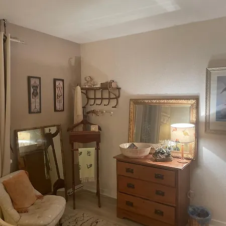 Double With Separate Full Bathroom Hesdin