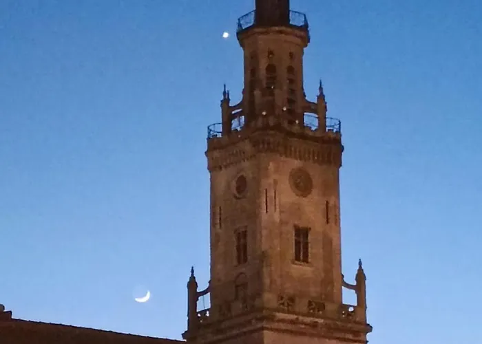 Double With Separate Full Bathroom *