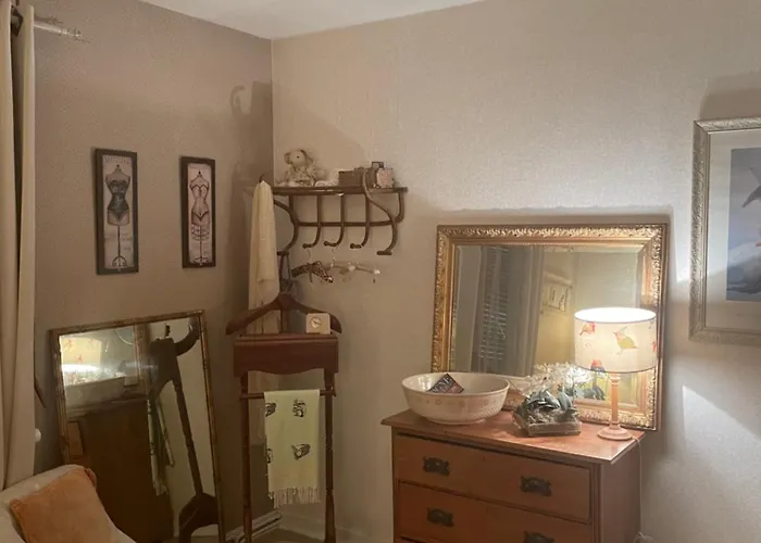 Double With Separate Full Bathroom Hesdin